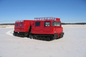 Красный Лось BV-206 на снегу